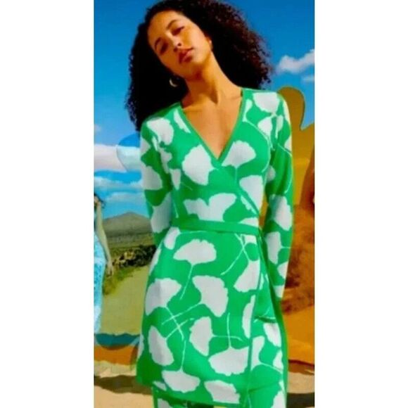Diane Von Furstenberg DVF Ginkgo Green Floral Sweater Wrap Tunic Top Women Sz XL - Picture 1 of 10